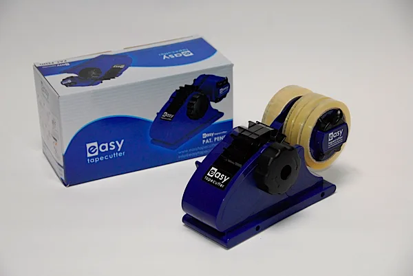Easy Tapecutter naast de verpakkingsdoos